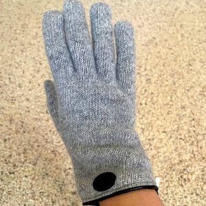 Fendi wool gloves new w/tag grey